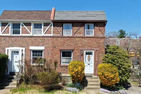 526 Fountain St, Philadelphia, PA 19128