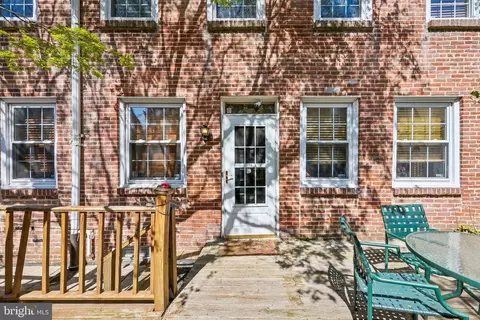 335-337 R Poplar St, Philadelphia, PA 19123