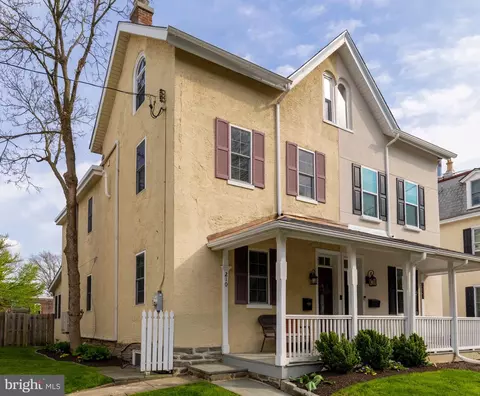 210 Evergreen Ave, Philadelphia, PA 19118