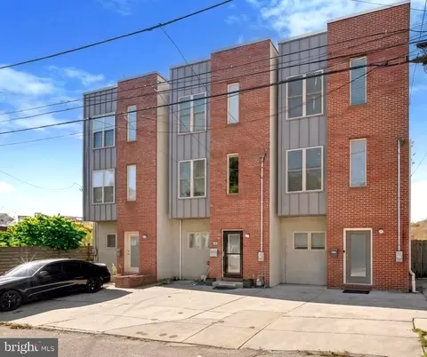 4128 Apple St, Philadelphia, PA 19127