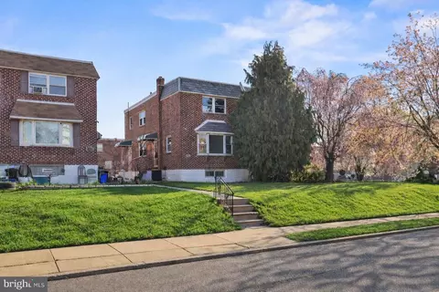 3037 Windish St, Philadelphia, PA 19152