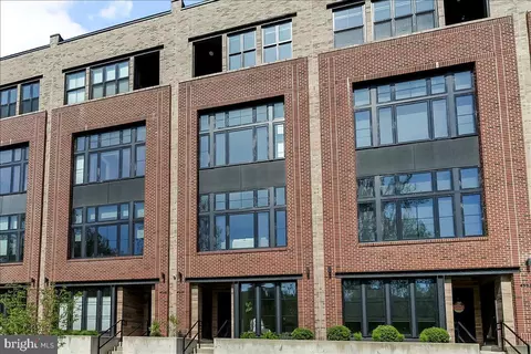 4584 Riverside Way, Philadelphia, PA 19127