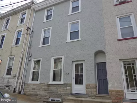137 Jamestown Ave, Philadelphia, PA 19127