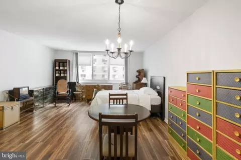 1901 John F Kennedy Blvd #810, Philadelphia, PA 19103