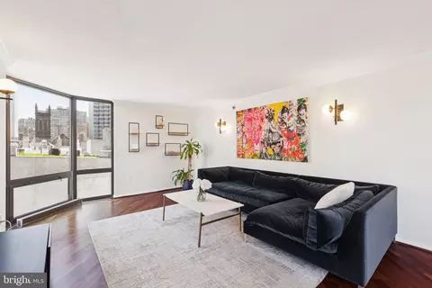 2018 Walnut St #7B, Philadelphia, PA 19103