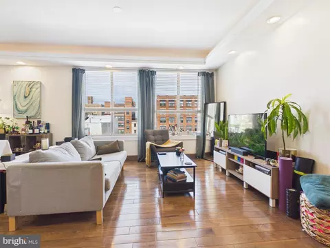 1241 00 Buttonwood St #4C, Philadelphia, PA 19123