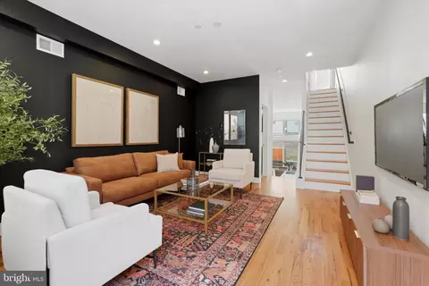 2414 Manton St, Philadelphia, PA 19146