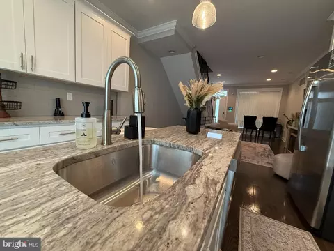 2131 N 10th St, Philadelphia, PA 19122