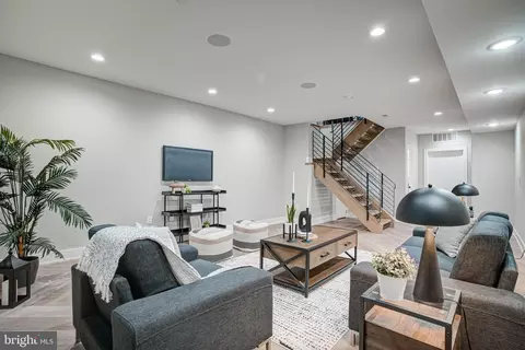 2616 S 18th St #22, Philadelphia, PA 19145