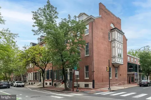 736 38 Pine St #I, Philadelphia, PA 19106