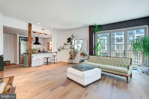 837 N 2nd St #202, Philadelphia, PA 19123