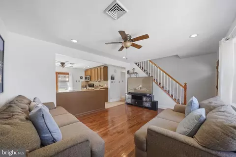 7526 Henry Ave, Philadelphia, PA 19128