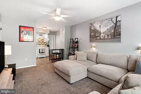 339 Ripka St, Philadelphia, PA 19128