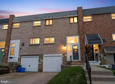 3618 Essex Ln, Philadelphia, PA 19114