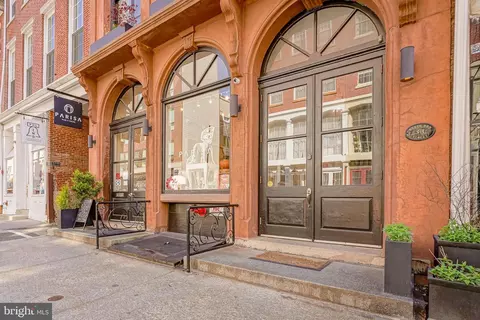 33 N 3rd St #4A, Philadelphia, PA 19106
