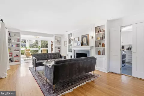155 Rex Ave, Philadelphia, PA 19118