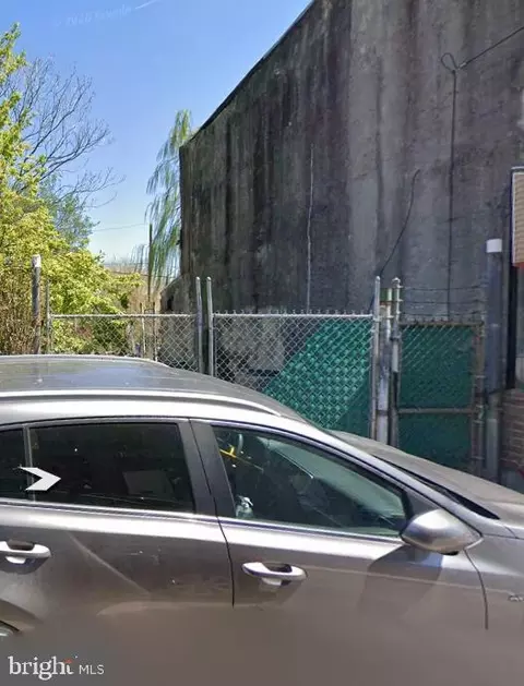 3025 N American St, Philadelphia, PA 19133