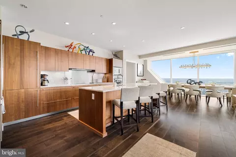 50 S 16th St #5501, Philadelphia, PA 19102