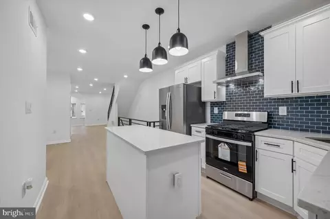 5539 Pine St, Philadelphia, PA 19143
