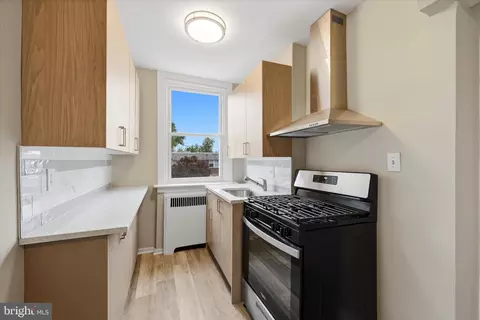 6299 Kindred St, Philadelphia, PA 19149