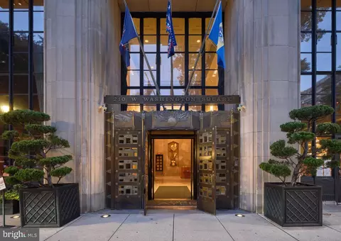 210 W Washington Sq #8SW, Philadelphia, PA 19106