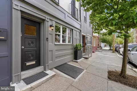 913 S 10th St, Philadelphia, PA 19147
