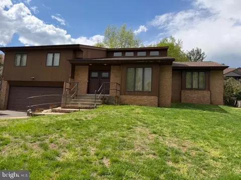14 S Kings Oak Ln, Philadelphia, PA 19115