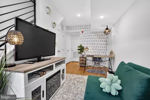 4727 Walnut St #1, Philadelphia, PA 19139