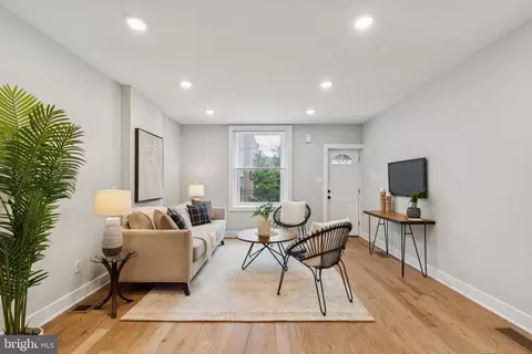 3867 Manor St, Philadelphia, PA 19128