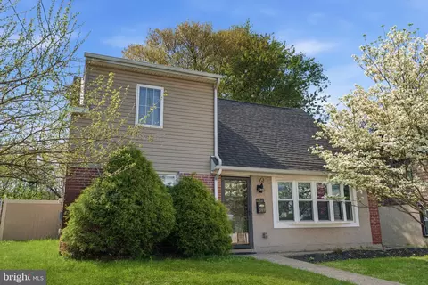 369 Livezey St, Philadelphia, PA 19128