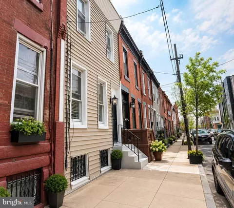 2231 Tasker St, Philadelphia, PA 19145