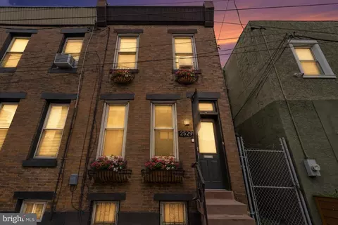 2529 E Albert St, Philadelphia, PA 19125