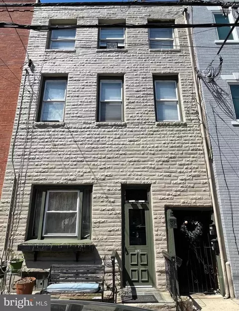768 S 6th St, Philadelphia, PA 19147