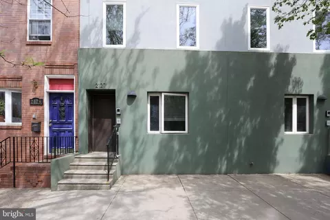 2127 Christian St #3, Philadelphia, PA 19146