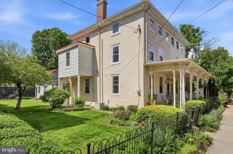 23 W Gravers Ln, Philadelphia, PA 19118