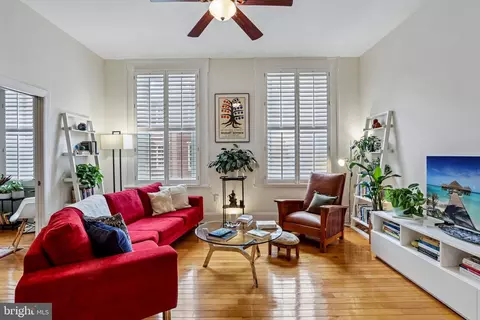 1305 Spruce St #TH2A, Philadelphia, PA 19107