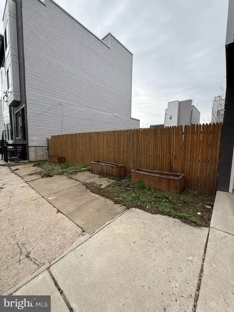 1922-24 E Cumberland St, Philadelphia, PA 19125