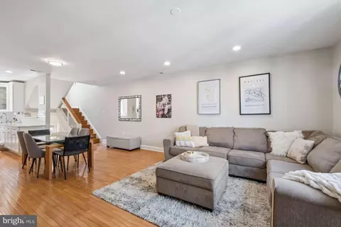 612 Queen St, Philadelphia, PA 19147
