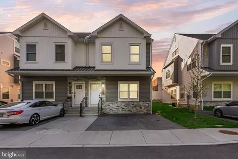 9522 Golfview Ln, Philadelphia, PA 19114