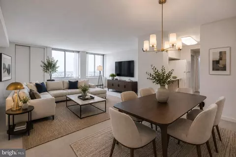 604 S Washington Sq #3105, Philadelphia, PA 19106