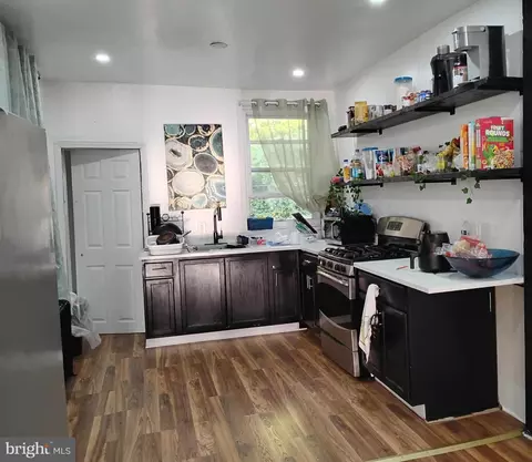 5712 N 7th St, Philadelphia, PA 19120