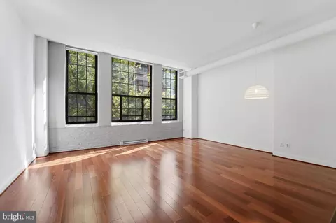 2429 41 Locust St #211, Philadelphia, PA 19103