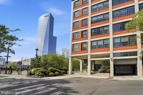 2429 41 Locust St #211, Philadelphia, PA 19103