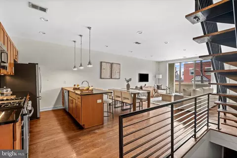 1135 Crease St #2, Philadelphia, PA 19125