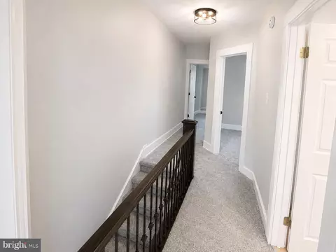 Entry Way - 427 E Sharpnack St, Philadelphia, PA 19119 photo 4 of 7