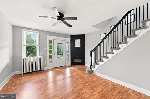 Living - 427 E Sharpnack St, Philadelphia, PA 19119 photo 1 of 3