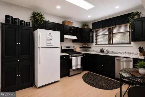 Kitchen - 427 E Sharpnack St, Philadelphia, PA 19119 photo 2 of 2