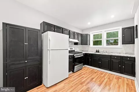 Kitchen - 427 E Sharpnack St, Philadelphia, PA 19119 photo 1 of 2