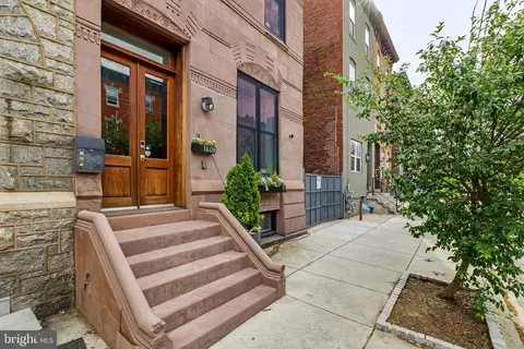 1608 Christian St, Philadelphia, PA 19146