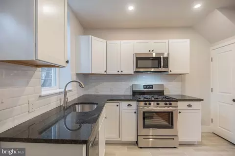 1227 S Peach St, Philadelphia, PA 19143